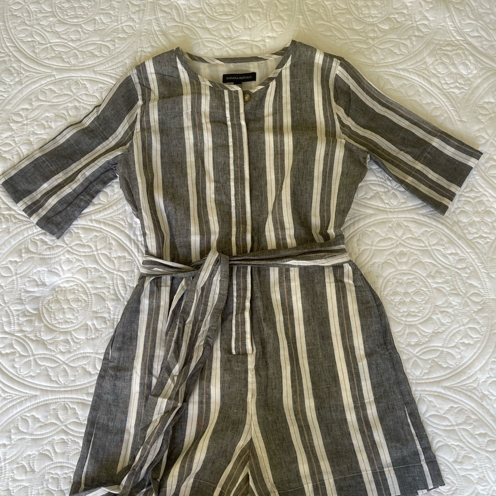 Banana Republic Gray and White Wrap Romper - Picture 2 of 7